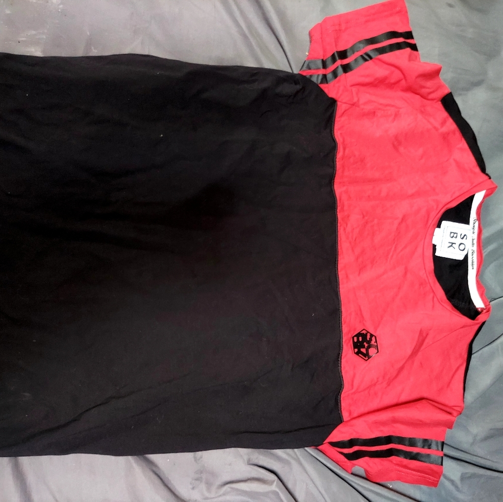 Shirt, size large in juniors. Black and red